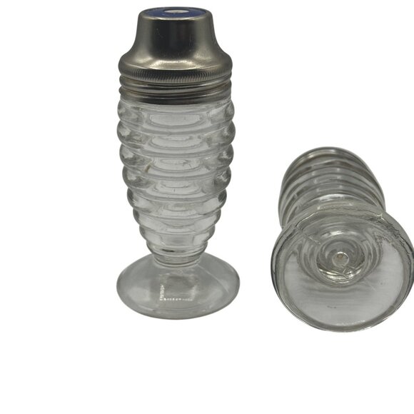 Vintage Hazel Atlas Ribbed Glass Salt & Pepper Shakers With Metal Lids - Picture 4 of 4